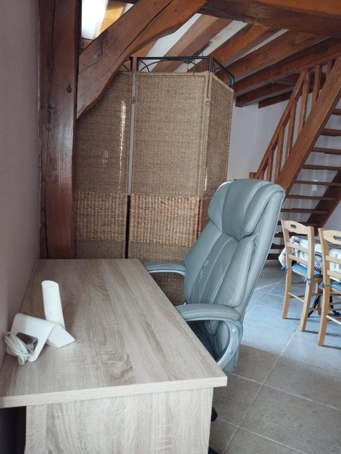 Charmante Petite Maison De Bourg Apartment Autry-le-Chatel Exterior foto